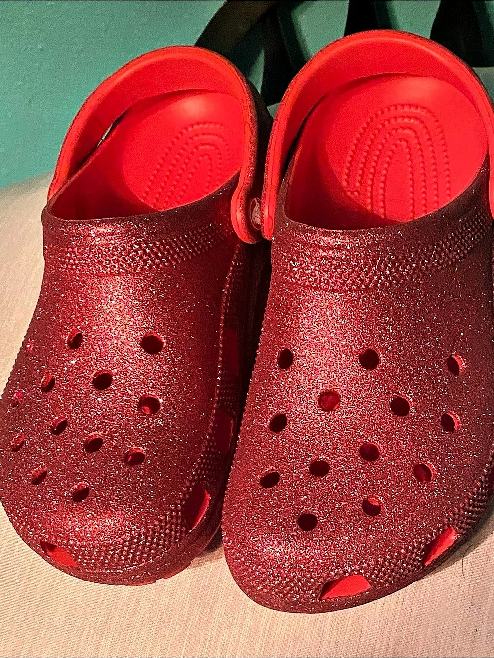 Crocs Classic Glitter Clog Red Girls US 6